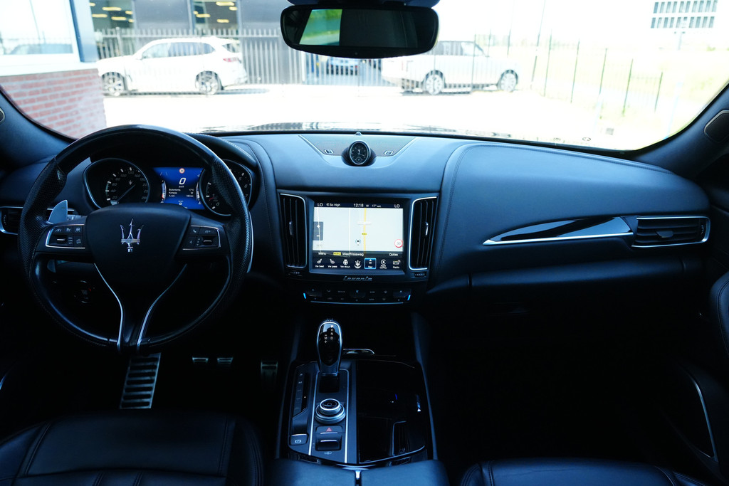 44999114-2.jpg