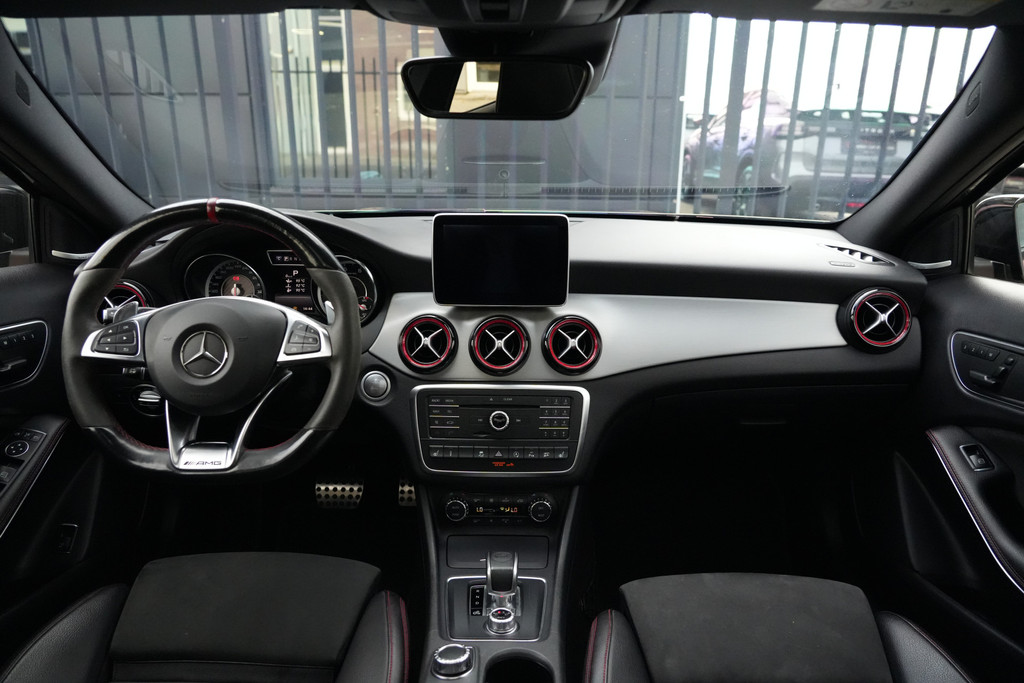 47121209-2.jpg