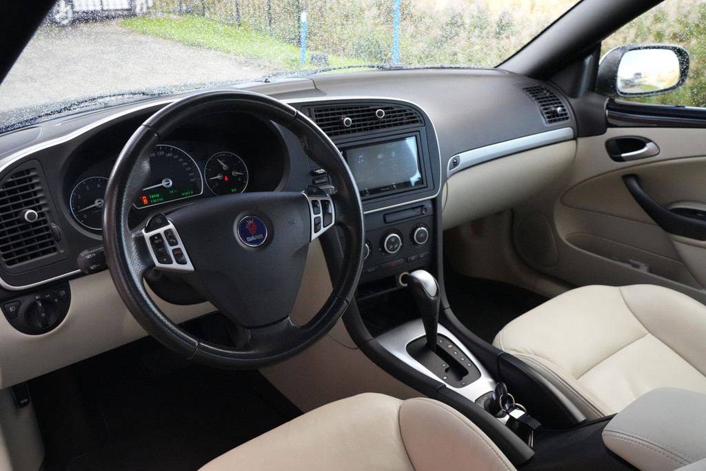 48697318-14.jpg