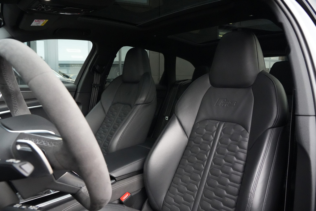 50738715-3.jpg