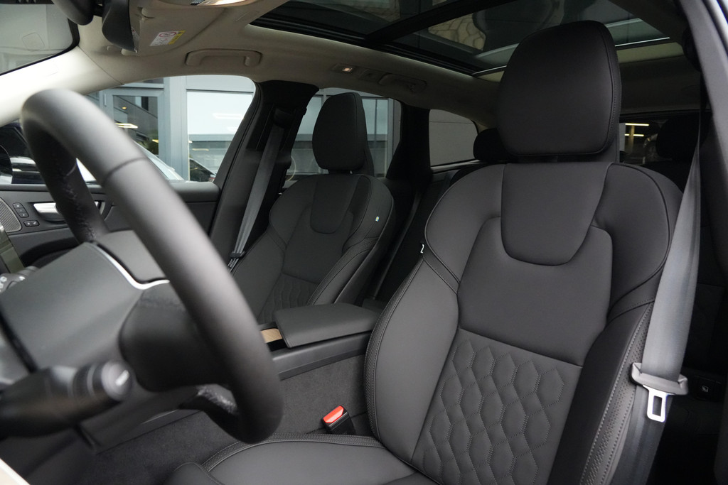 52050795-3.jpg