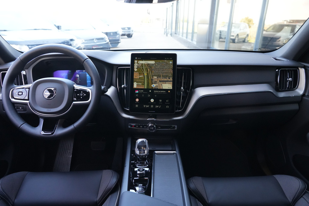 55870071-2.jpg