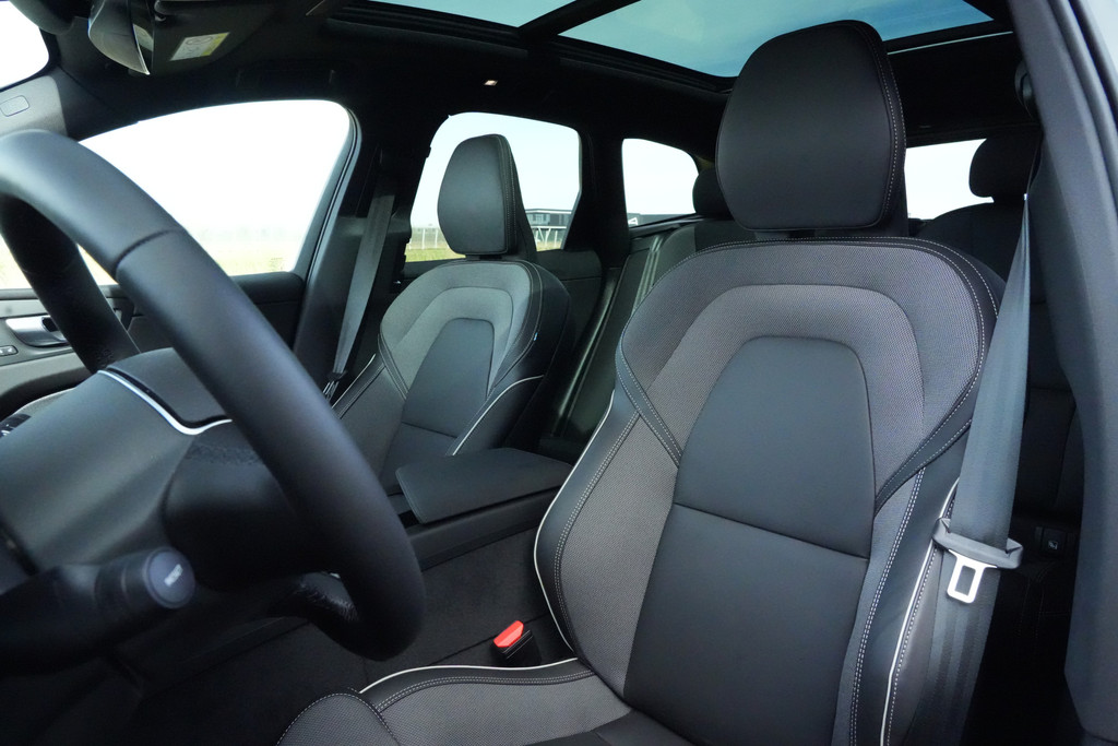 55870071-3.jpg