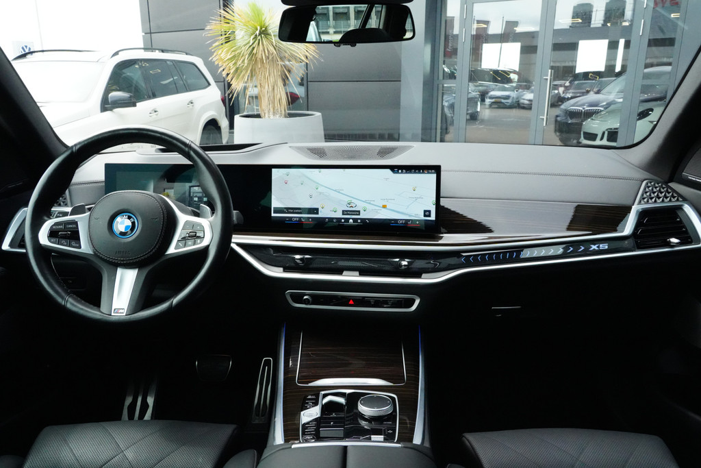 55965520-2.jpg