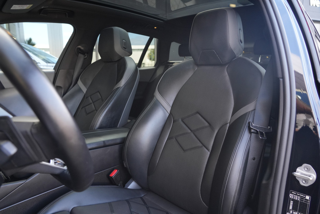 56469014-3.jpg