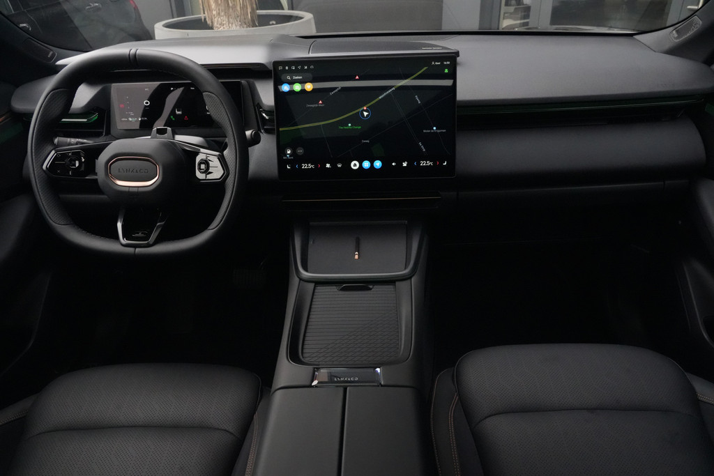 56469158-2.jpg