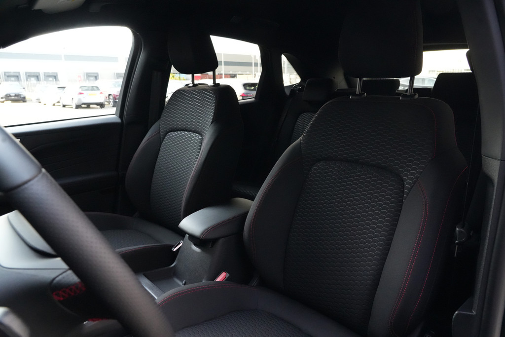 56578731-3.jpg