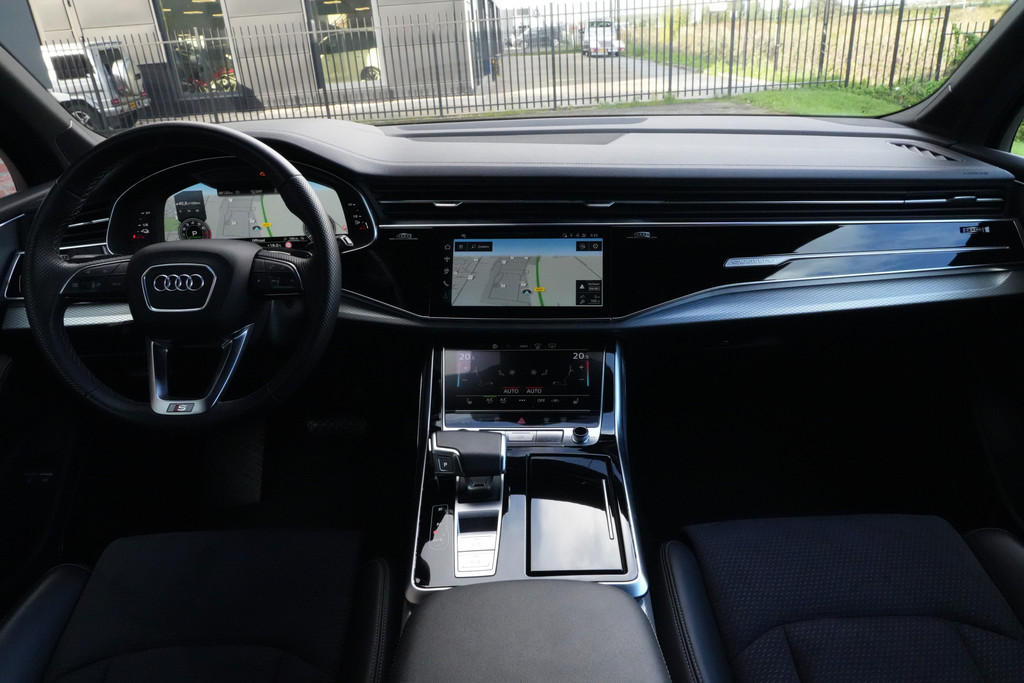 56728462-2.jpg