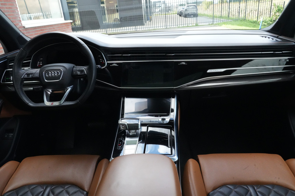 56735183-2.jpg