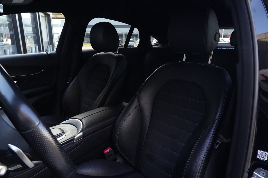 56778879-3.jpg