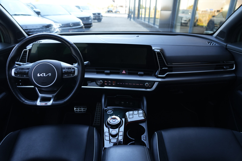 56953185-2.jpg