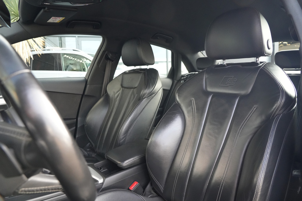 57087165-3.jpg