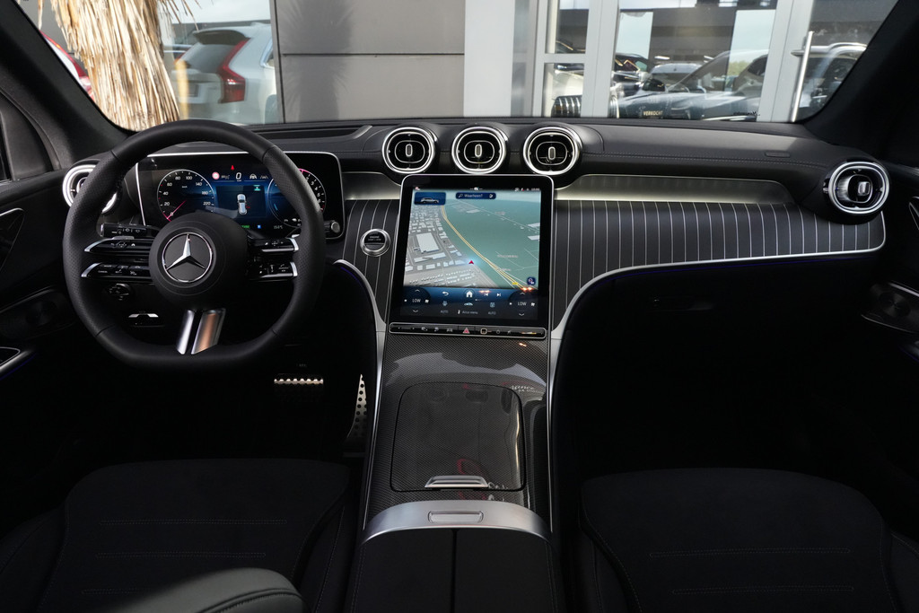 57671603-2.jpg